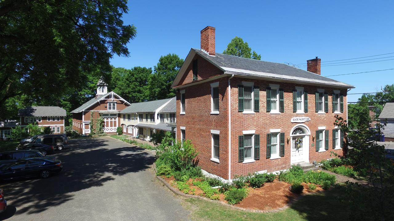 The Black Walnut Inn Amherst Exterior foto